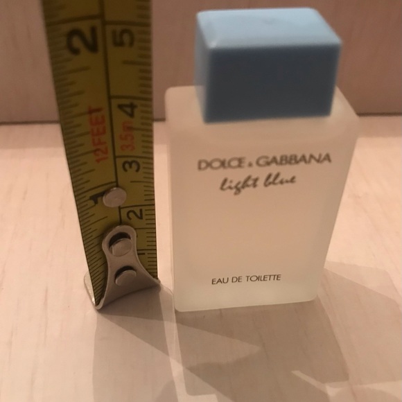 Sampler size of Dolce&Gabbana Light Blue 4.5ml/0.15 fl. oz Eau de Toilette - Picture 3 of 4
